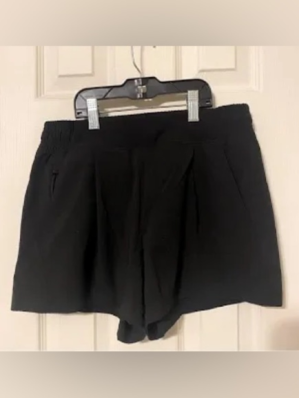 Athleta Black High-Waist Pull-On Shorts